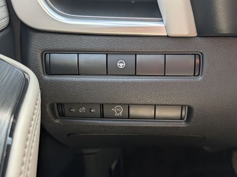 Used 2023 Nissan Rogue SV AWD/4WD image 26