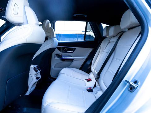 Used 2023 Mercedes-Benz GLC 300 image 21