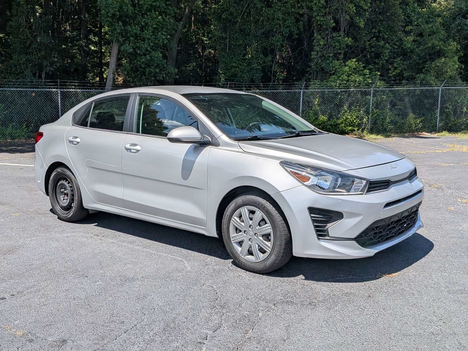 Used 2022 Kia Rio S FWD image 2