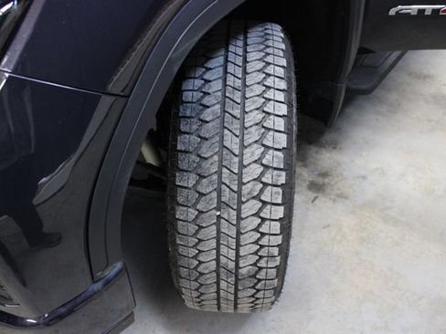Used 2024 GMC Sierra 1500 AT4 w/ Technology Package AWD/4WD image 6