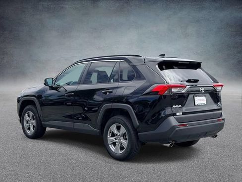 Used 2024 Toyota RAV4 XLE AWD/4WD image 4