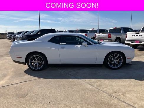 Used 2022 Dodge Challenger GT image 9