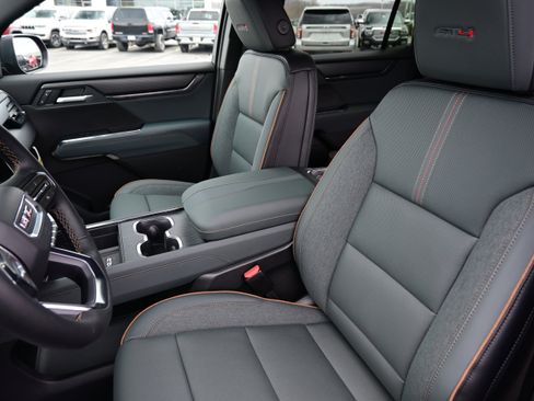 New 2026 GMC Acadia AT4 w/ Luxury Package AWD/4WD image 27