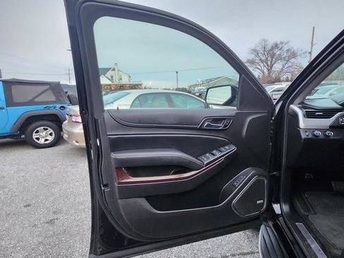 Used 2017 GMC Yukon SLT AWD/4WD image 8