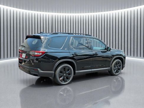 New 2026 Honda Pilot Black Edition image 5