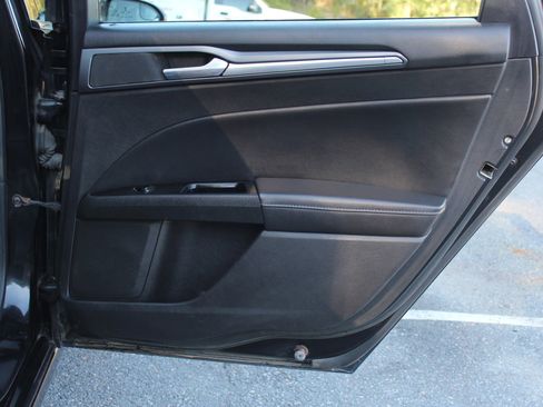 Used 2014 Ford Fusion Titanium image 16