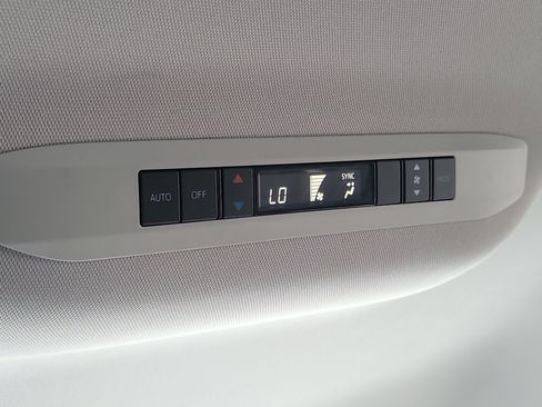 Certified 2026 Toyota Sienna LE FWD image 16