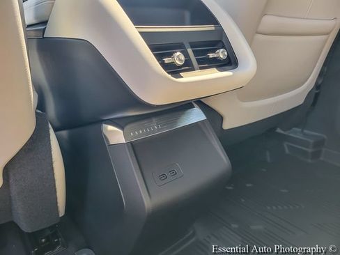 New 2026 Cadillac Lyriq Luxury w/ LPO, Floor Liner Package AWD/4WD image 20
