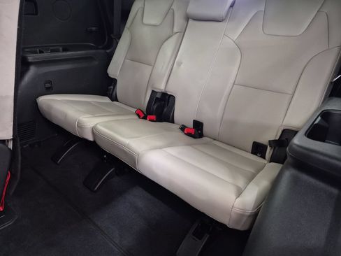 Used 2020 Kia Telluride S w/ S 8 Passenger Seating Package FWD image 29