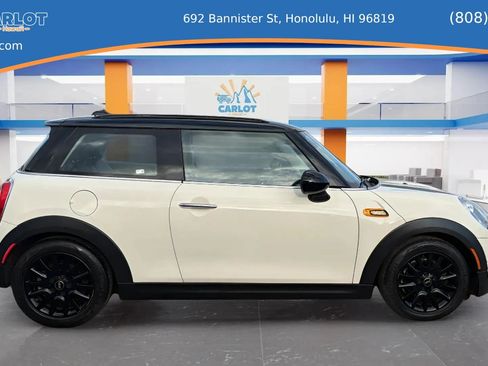 Used 2017 MINI Cooper 2-Door Hardtop FWD image 4