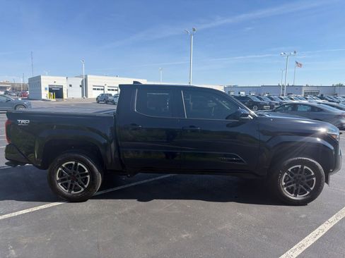 Used 2026 Toyota Tacoma TRD Sport AWD/4WD image 7