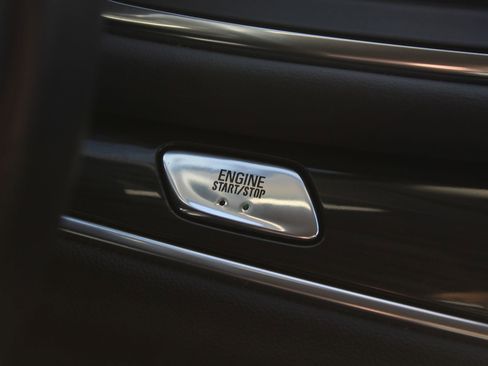 Used 2019 Buick Enclave Essence image 20