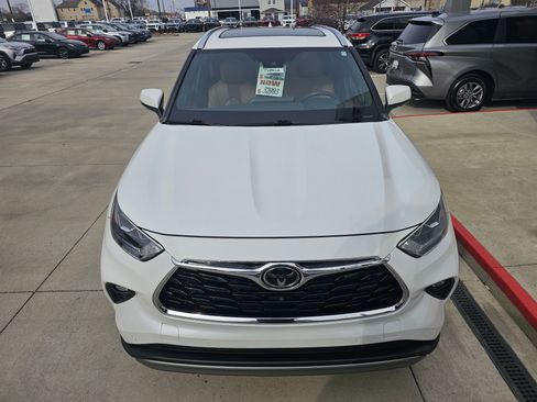 Used 2022 Toyota Highlander Platinum image 13