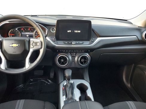 Used 2025 Chevrolet Blazer LT FWD image 12