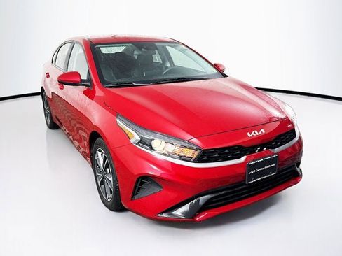 Certified 2023 Kia Forte LXS image 3