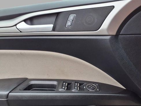 Used 2018 Ford Fusion S image 16