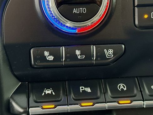 Used 2020 GMC Sierra 1500 AT4 w/ AT4 Premium Package AWD/4WD image 21