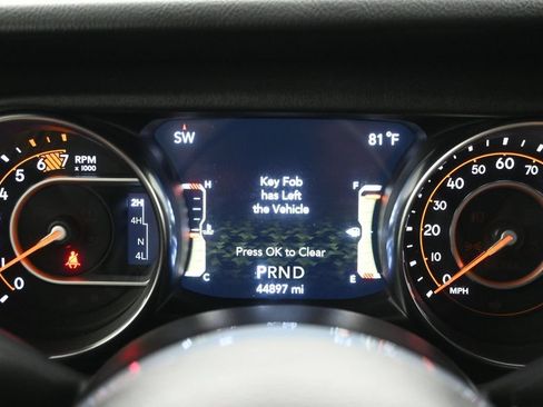 Used 2021 Jeep Wrangler Unlimited Sahara AWD/4WD image 18