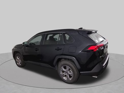 Used 2025 Toyota RAV4 XLE AWD/4WD image 10