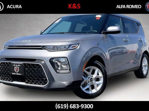 Used 2022 Kia Soul LX w/ Technology Package FWD image 1