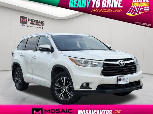 Used 2016 Toyota Highlander XLE AWD/4WD image 1