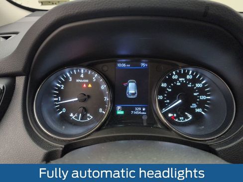 Used 2020 Nissan Rogue SV image 25