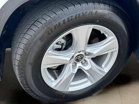 Used 2024 Toyota Highlander LE image 20