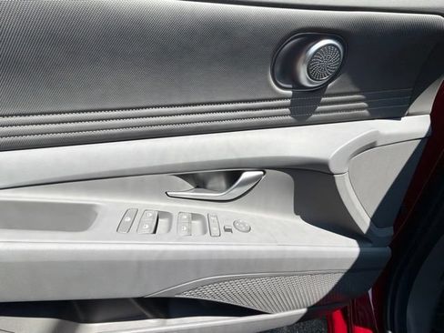 Used 2025 Hyundai Elantra Sport FWD image 11