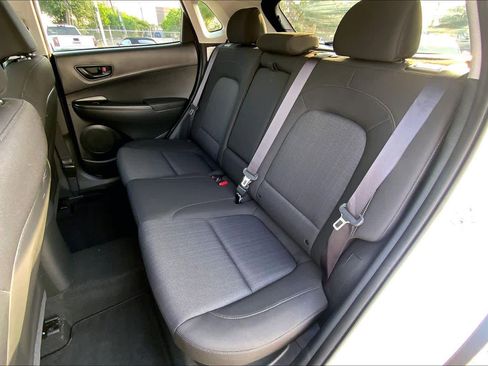Used 2022 Hyundai Kona SEL FWD image 21