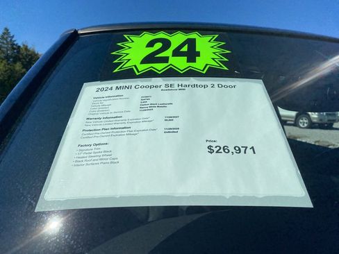 Certified 2024 MINI Cooper SE image 18