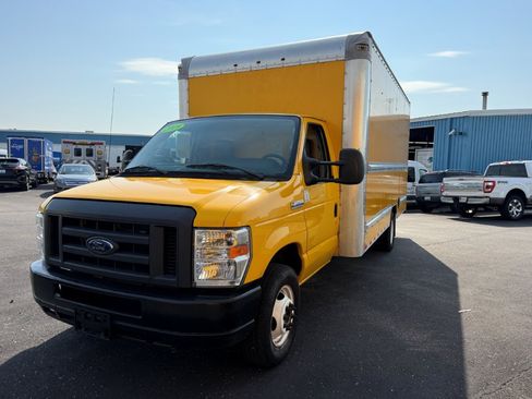 Used 2019 Ford E-350 and Econoline 350 Super Duty RWD image 4
