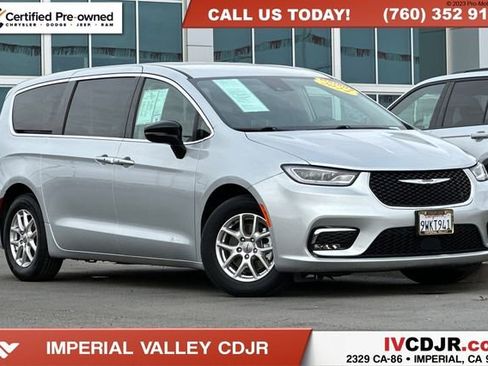 Certified 2024 Chrysler Pacifica Touring-L FWD image 1