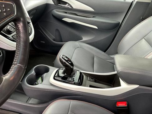 Used 2021 Chevrolet Bolt Premier w/ Infotainment Package FWD image 17