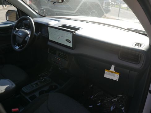 New 2025 Ford Maverick XLT w/ XLT Luxury Package image 24