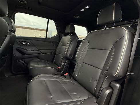 Certified 2022 Chevrolet Traverse Premier w/ Redline Edition image 28