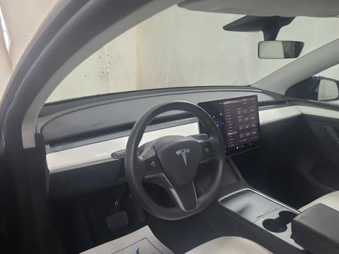 Used 2023 Tesla Model Y Long Range AWD/4WD image 6