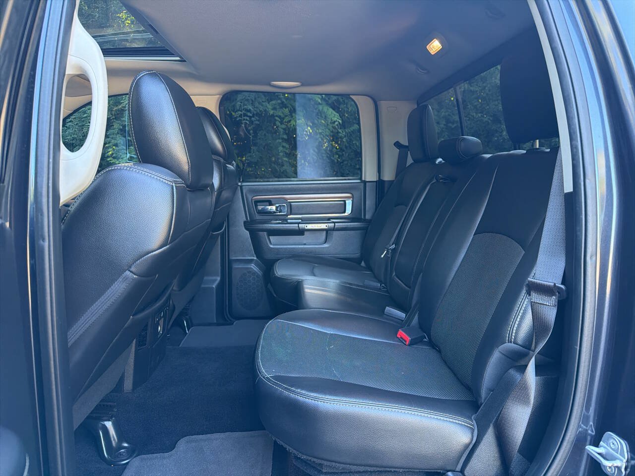 Used 2013 RAM 1500 Laramie w/ Convenience Group AWD/4WD image 14