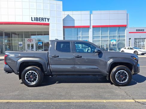 Used 2024 Toyota Tacoma TRD Off-Road w/ TRD Off Road Upgrade Package image 7