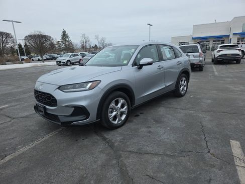 Certified 2023 Honda HR-V LX image 3