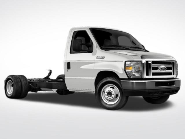 Used 2019 Ford E-450 and Econoline 450 Super Duty w/ Motorhome Prep Package RWD image 3