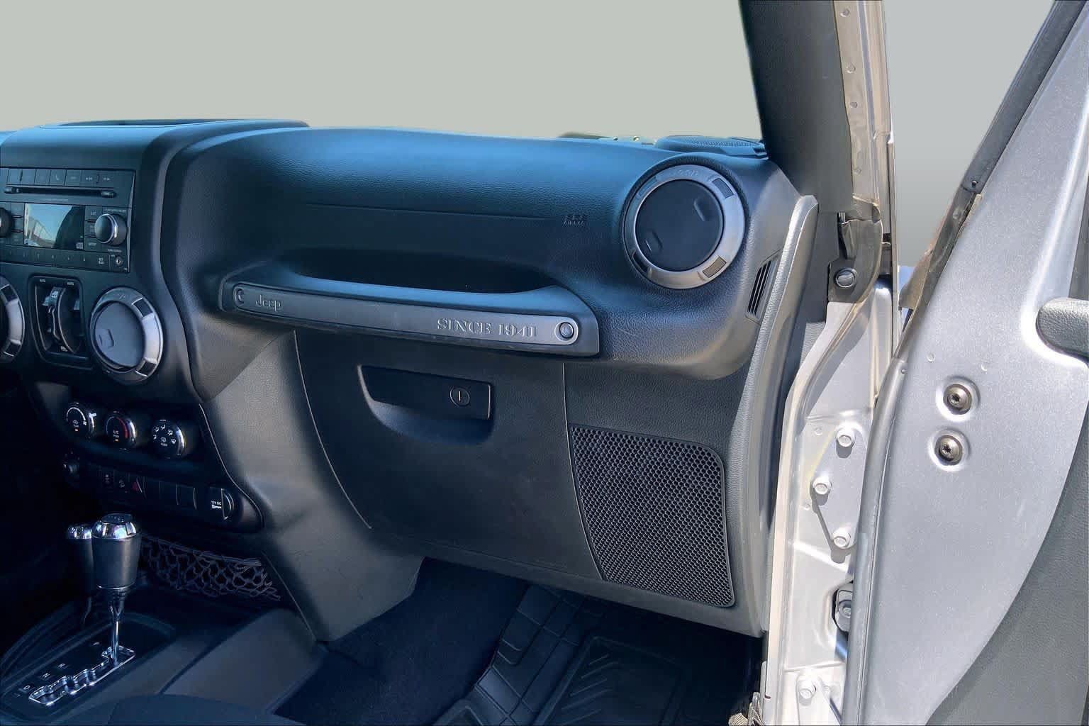 Used 2017 Jeep Wrangler Unlimited Sport w/ Quick Order Package 24S AWD/4WD image 18