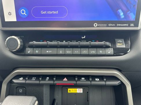 Used 2023 Toyota Tundra Limited AWD/4WD image 18