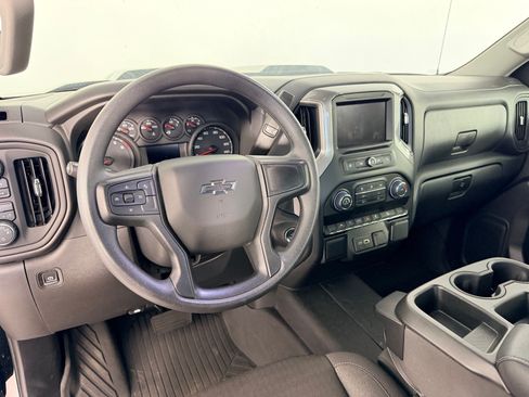 Used 2026 Chevrolet Silverado 1500 Custom Trail Boss w/ Midnight Edition AWD/4WD image 4