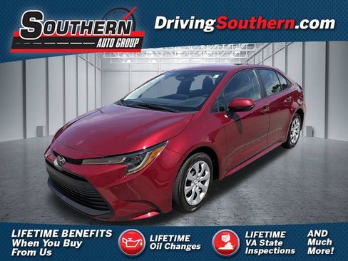 Used 2024 Toyota Corolla LE FWD image 1