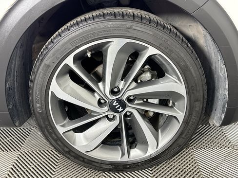 Used 2019 Kia Niro Touring FWD image 30