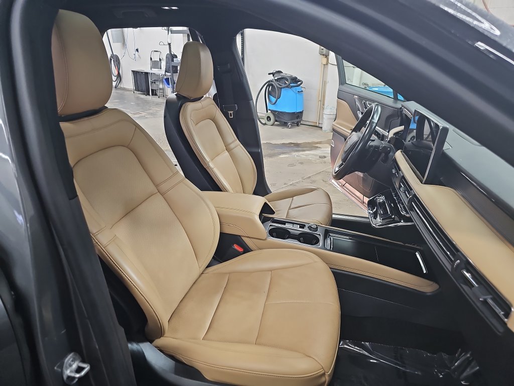 Used 2023 Lincoln Corsair Reserve AWD/4WD image 10