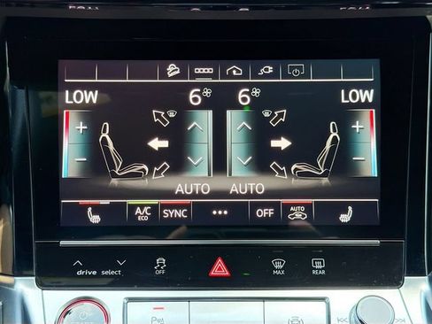 Used 2022 Audi e-tron S Premium Plus AWD/4WD image 33