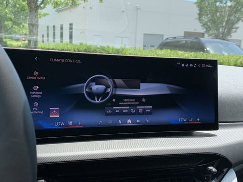 Used 2026 BMW 430i Coupe w/ M Sport Package image 32