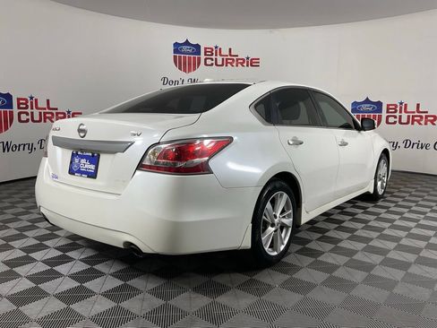 Used 2014 Nissan Altima 2.5 SV w/ Convenience Package FWD image 3