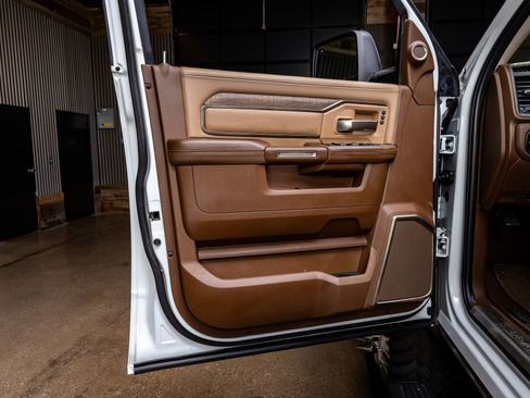 Used 2024 RAM 3500 Limited w/ Safety Group image 32